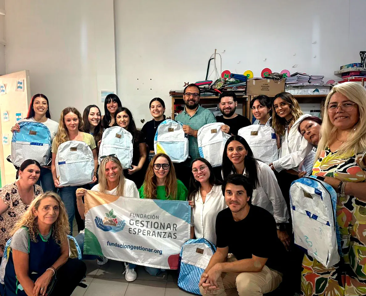 De material publicitario a mochilas escolares: Ala impulsa una iniciativa de reutilización con impacto social