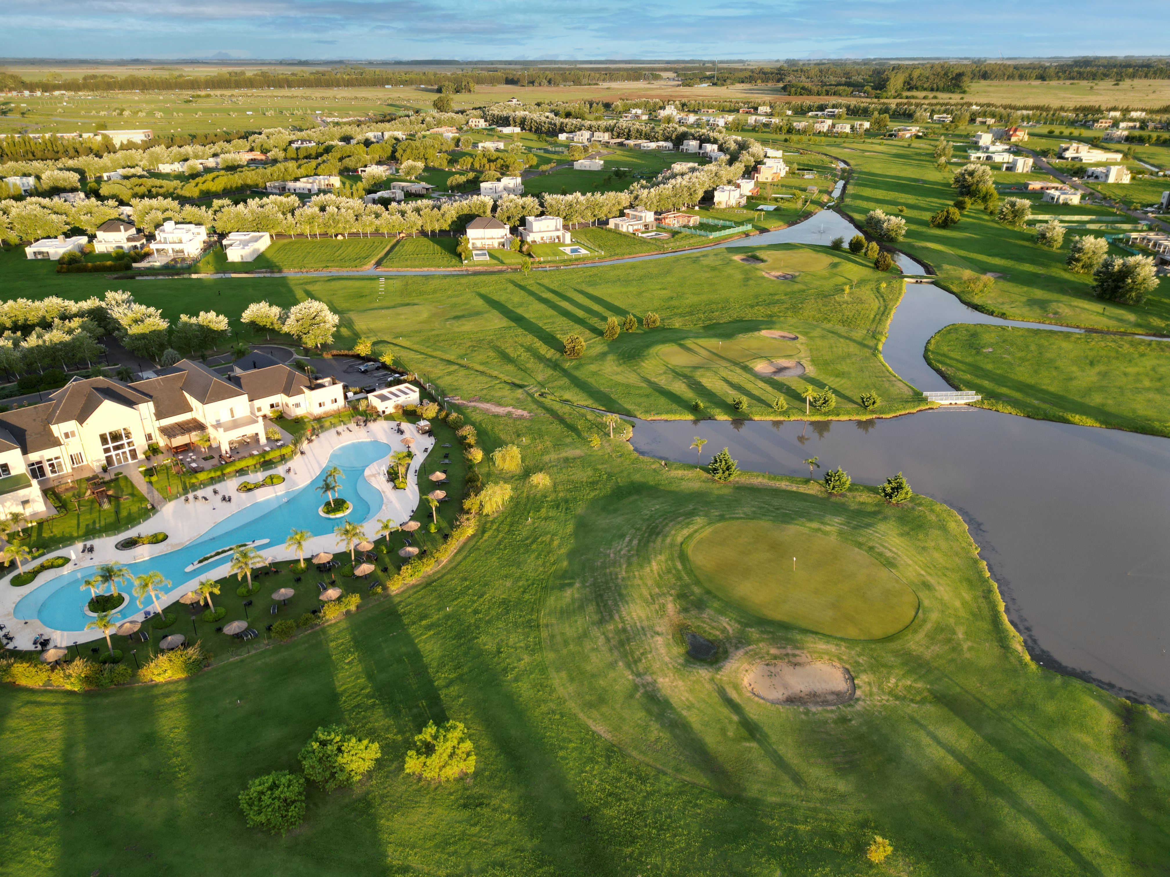 Grupo Haras del Sur lanza y redefine el lujo accesible con HOUSES Victhoria en el barrio Las Casuarinas - Imagen 1