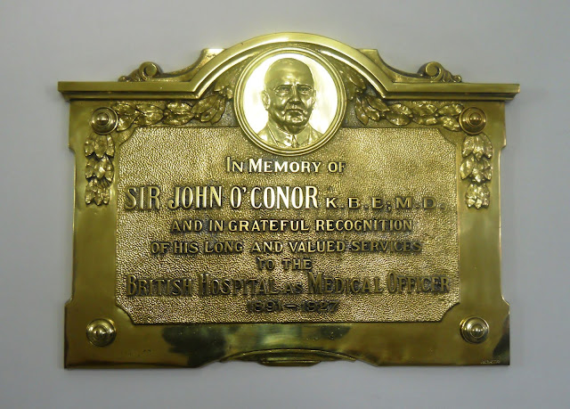 La placa de homenaje al Dr. Sir John O´Conor en el Hospital Británico de Buenos Aires