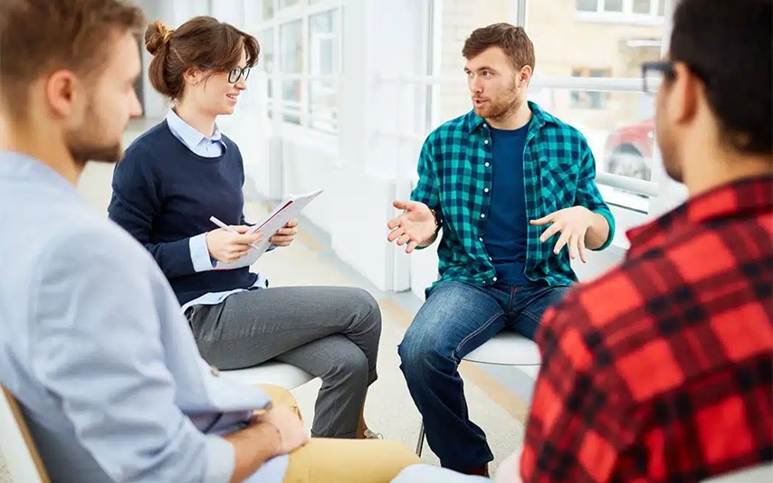 Reuniones de consorcio en retirada: las causas del desinterés y sus efectos en la vida urbana