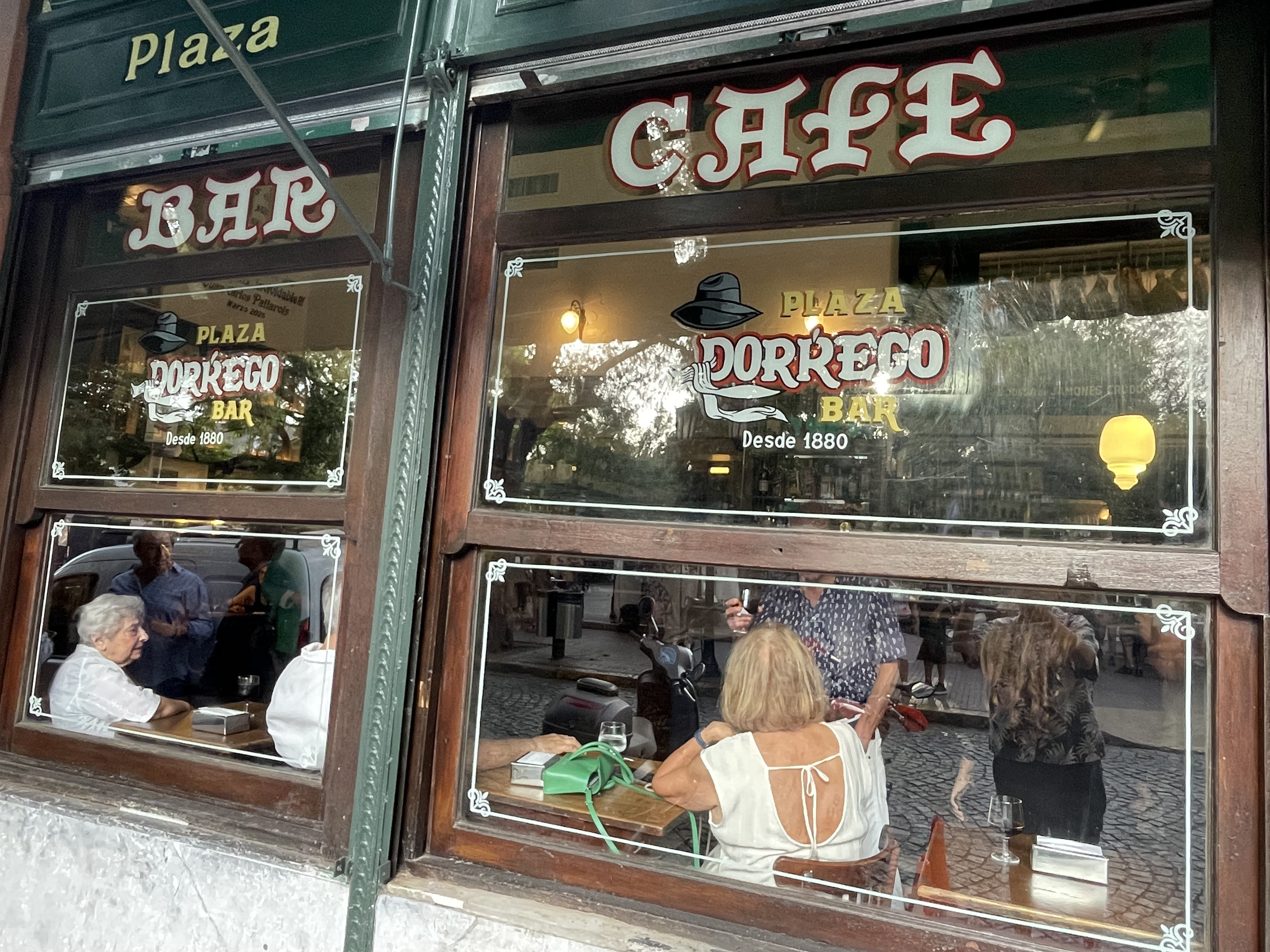 Llega el Día de la Barra de la Esquina a los Bares Notables de Buenos Aires - Imagen 5