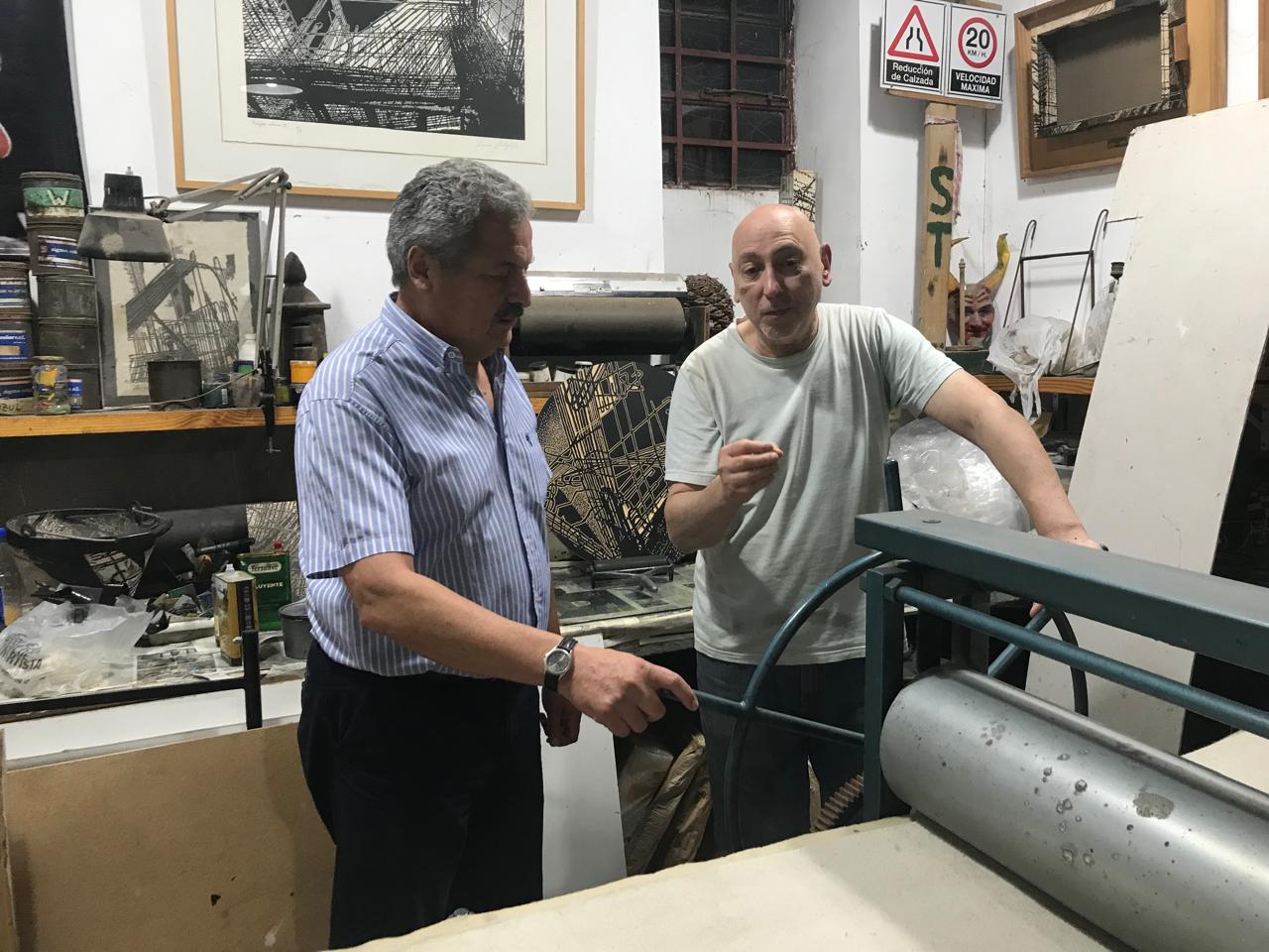 LA REVISTA HABITAT VISITÓ LA CASA TALLER DEL ARTISTA LEONARDO GOTLEYB EN LA BOCA - Imagen 1