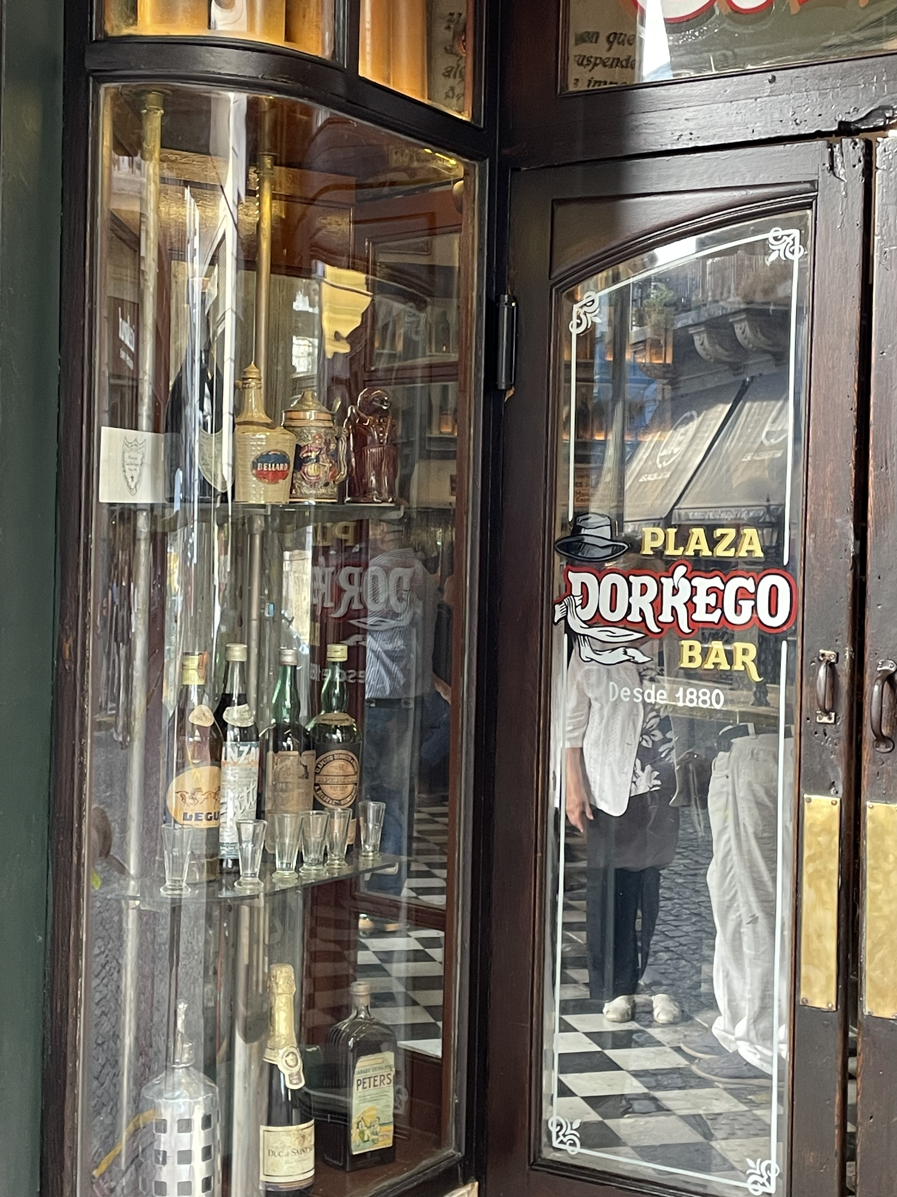 Llega el Día de la Barra de la Esquina a los Bares Notables de Buenos Aires - Imagen 4