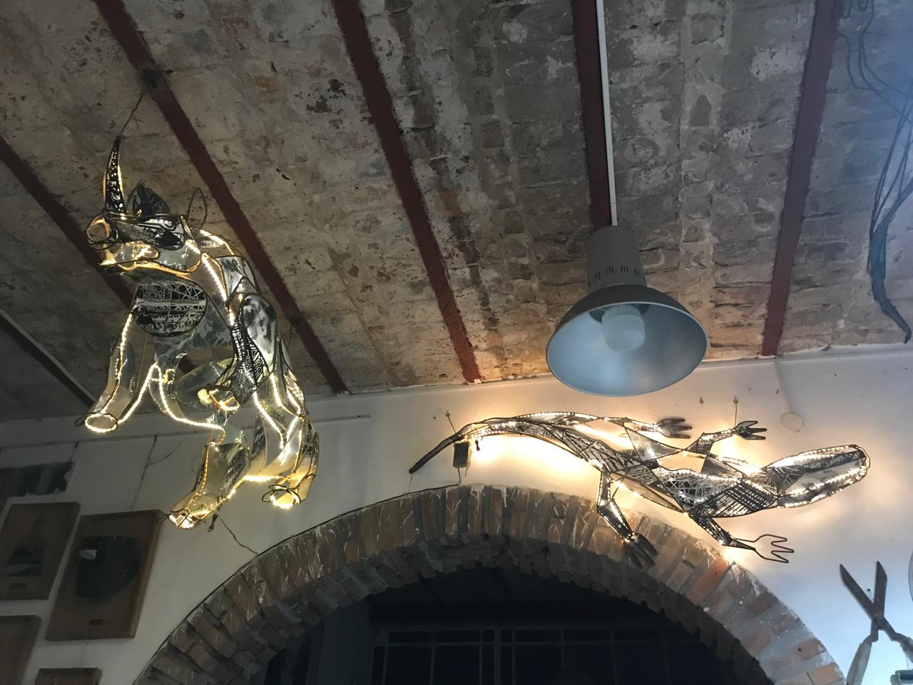 LA REVISTA HABITAT VISITÓ LA CASA TALLER DEL ARTISTA LEONARDO GOTLEYB EN LA BOCA - Imagen 5