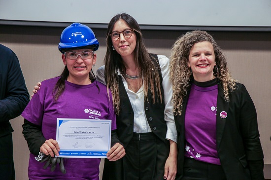 Saint-Gobain, Barbieri, consulsteel y Fundación Vamos a Zoomar capacitaron a mujeres en construcción en seco en Almirante Brown